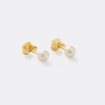 Arete Perla 4mm en Oro Laminado de 18k | Qurimaki