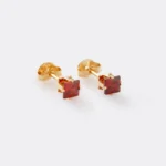 Arete Topo con Circon Cuadrado en Oro Laminado de 18k | Qurimaki