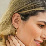 Arete Línea 3 Circonias en Oro Laminado de 18k | Qurimaki